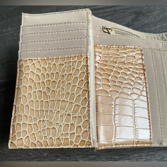 Beautiful Nine West Wallet! - Picture 4 of 5